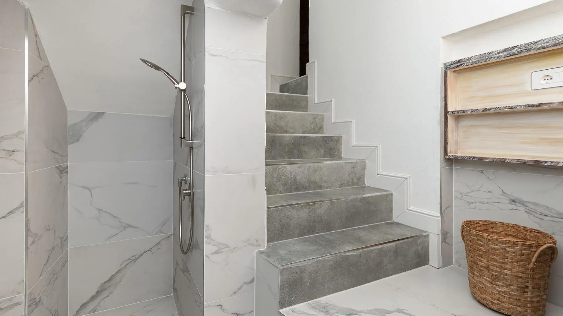 Luxury In Centro - 3Min Acquario Apartment Genoa